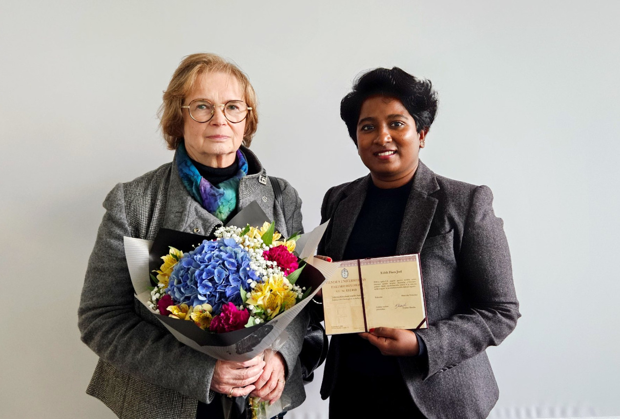 From right: the new PhD Edith Flora Joel and her thesis supervisor Dr. Galina Lujanienė. Photo: FTMC