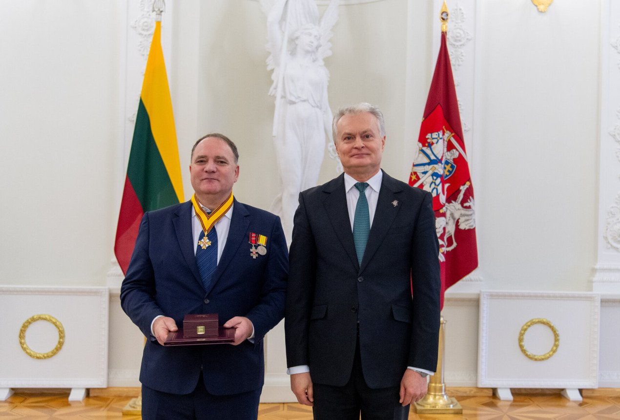 Prof. habil. dr. Arūnas Ramanavičius ir prezidentas Gitanas Nausėda. Roberto Dačkaus / Lietuvos Respublikos Prezidentūros kanceliarijos nuotrauka