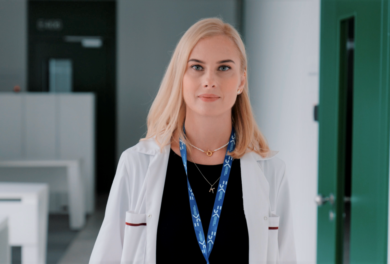 Dr. Ieva Plikusienė. „L'Oréal Group“ feisbuko paskyros videomedžiagos kadras