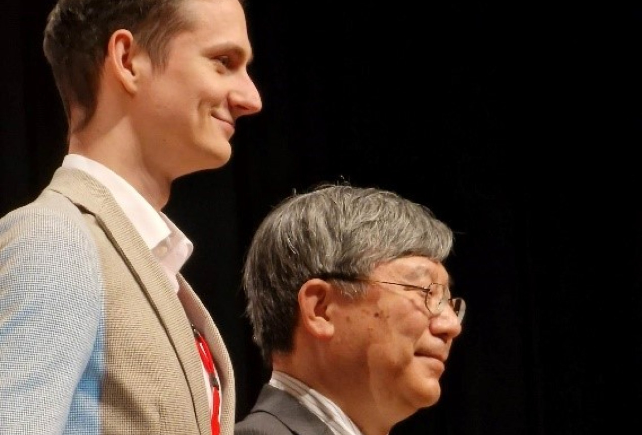 FTMC doktorantas Mantas Gaidys Japonijoje vykusiame 24-ajame tarptautiniame lazerinės tiksliosios mikrofabrikacijos simpoziume įvertintas išskirtinio žodinio pranešimo apdovanojimu (asmeninio albumo nuotrauka)