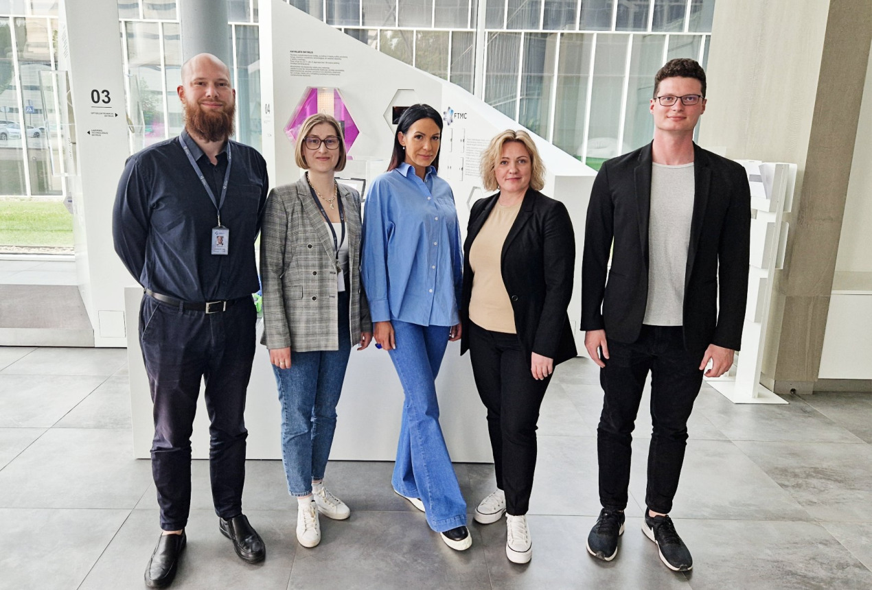 From left: FTMC innovation managers Karolis Stašys and Irina Fiorodova, LATIA Director General Gytė Bėkštienė and Project Manager Jolanta Urvikienė, and FTMC innovation manager Mantas Skaržinskas. Photo: FTMC