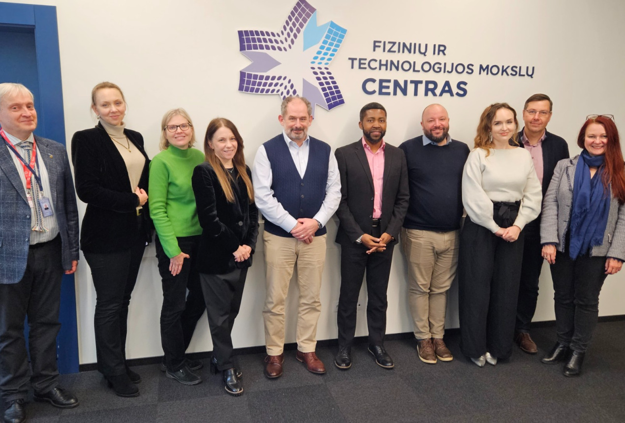 From left: Prof. Gintaras Valušis, Dr. Kristina Plauškaitė-Šukienė, Miglė Masaitytė, Dr. Steigvilė Byčenkienė, Prof. Kirk Semple, Dr. Akanimo Odon, Dr. Stuart Wagland, Jolanta Revaitienė, Gintaras Steponavičius and Sigita Auvertin. Photo: FTMC